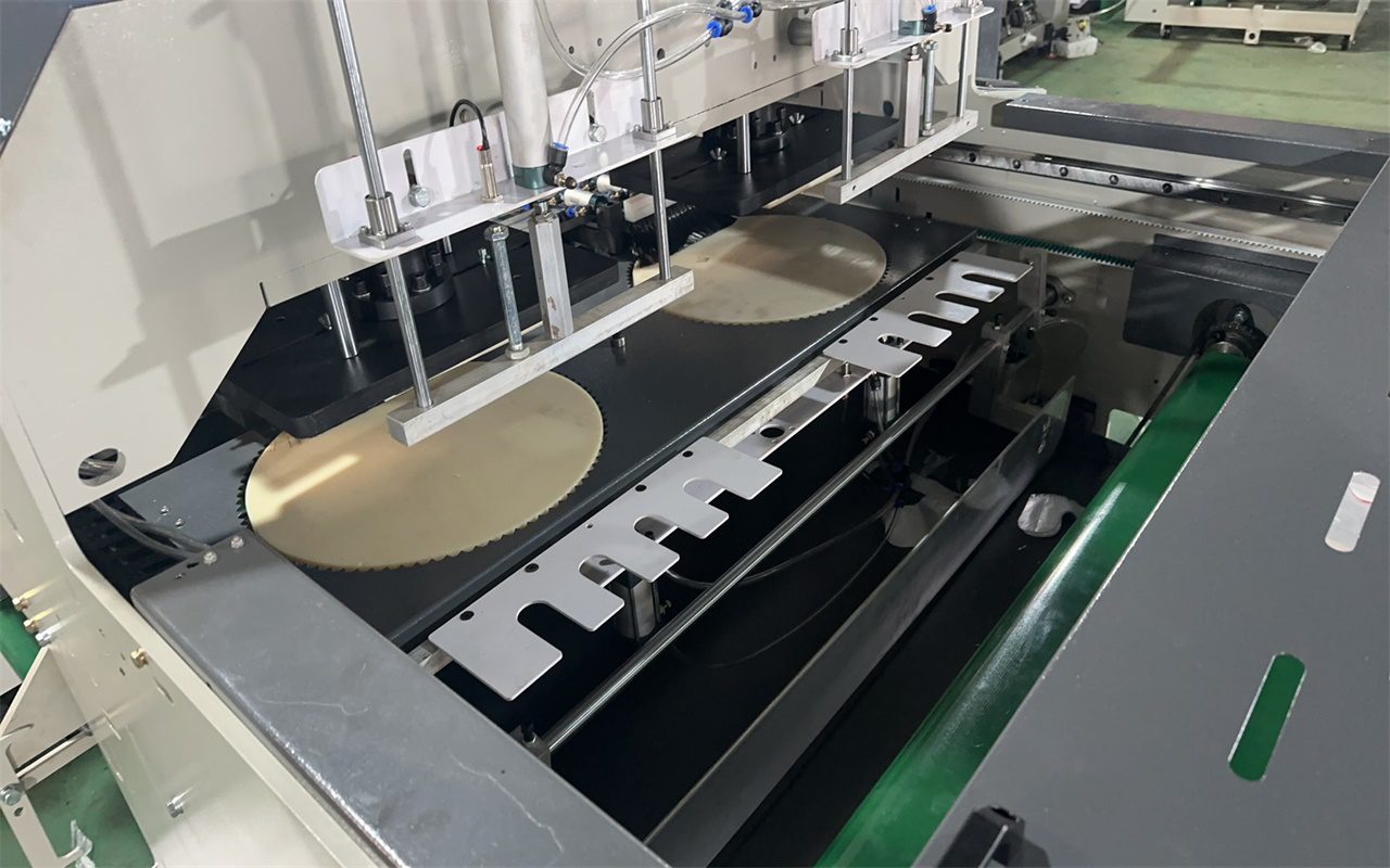 Double-Channel High-Speed Heat-Seal Heat-Cut Bag Machine