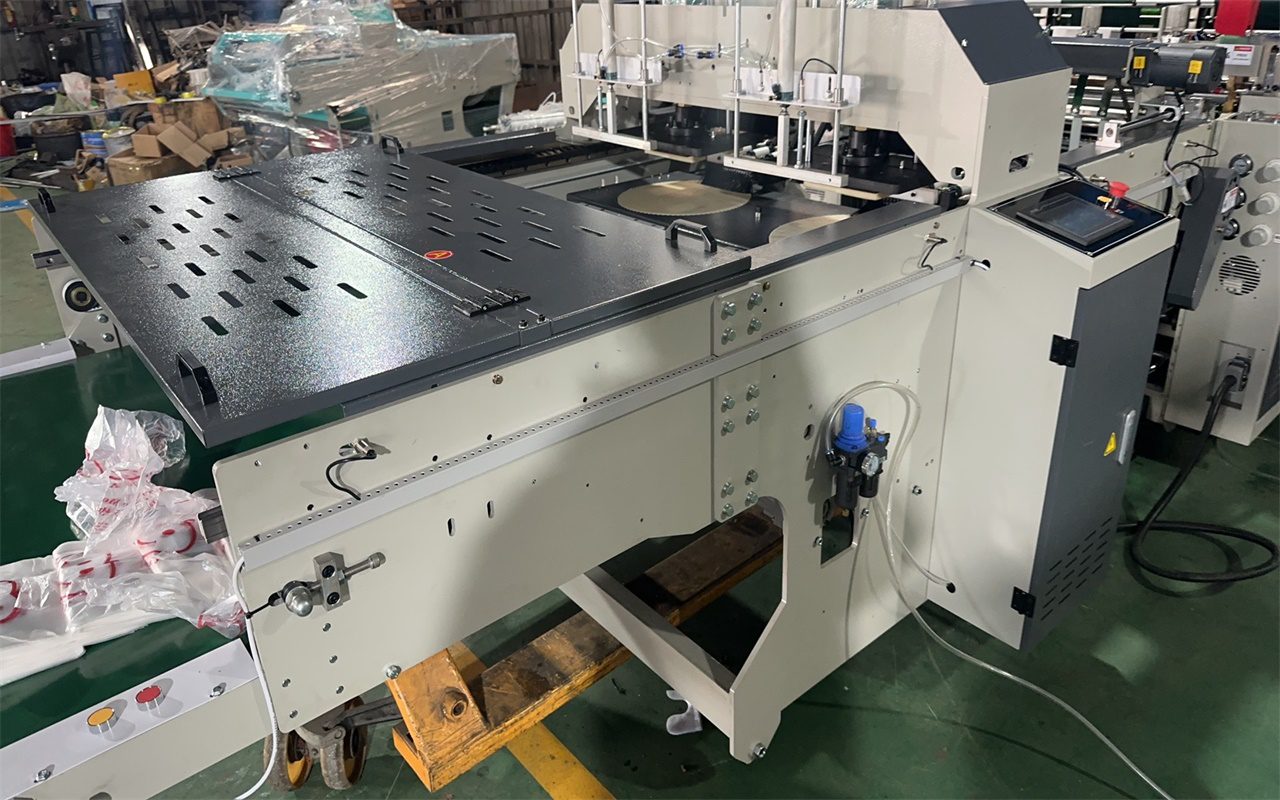 Double-Channel High-Speed Heat-Seal Heat-Cut Bag Machine