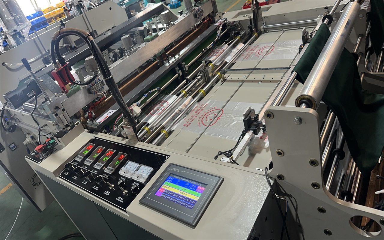 Double-Channel High-Speed Heat-Seal Heat-Cut Bag Machine