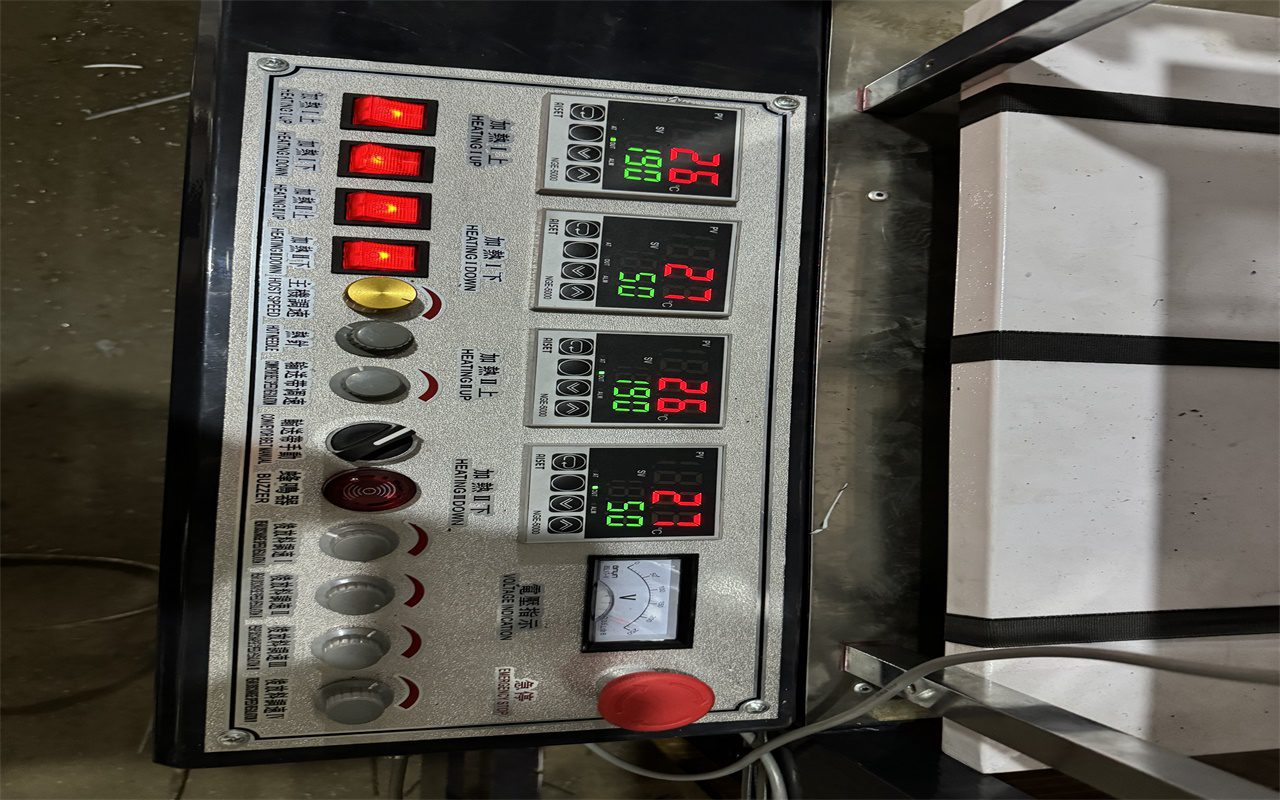 Double-Layer 4-Line Heat-Seal Cold-Cut Machine W/ Conveyor