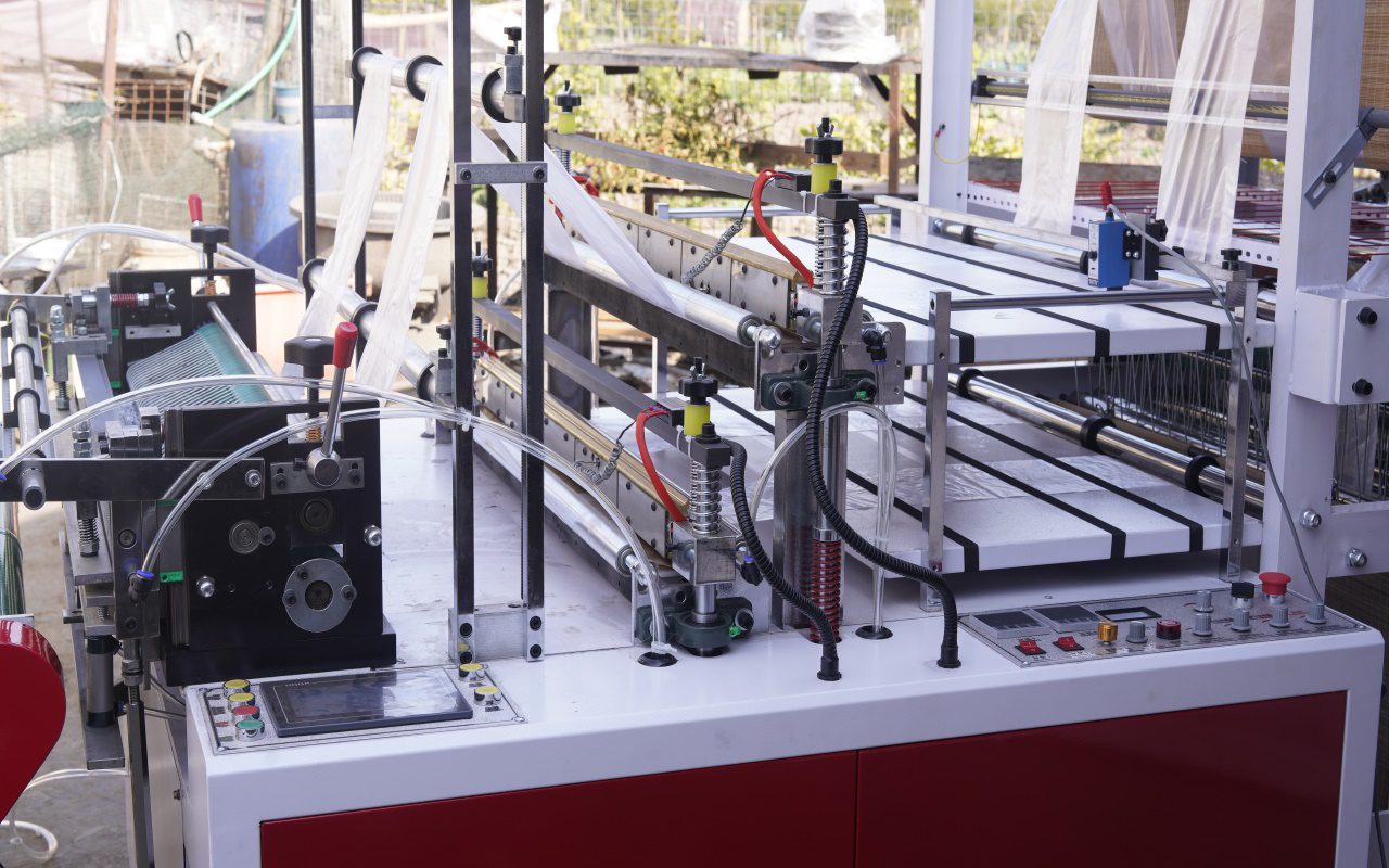 Double-Layer 4-Line Heat-Seal Cold-Cut Machine W/ Conveyor