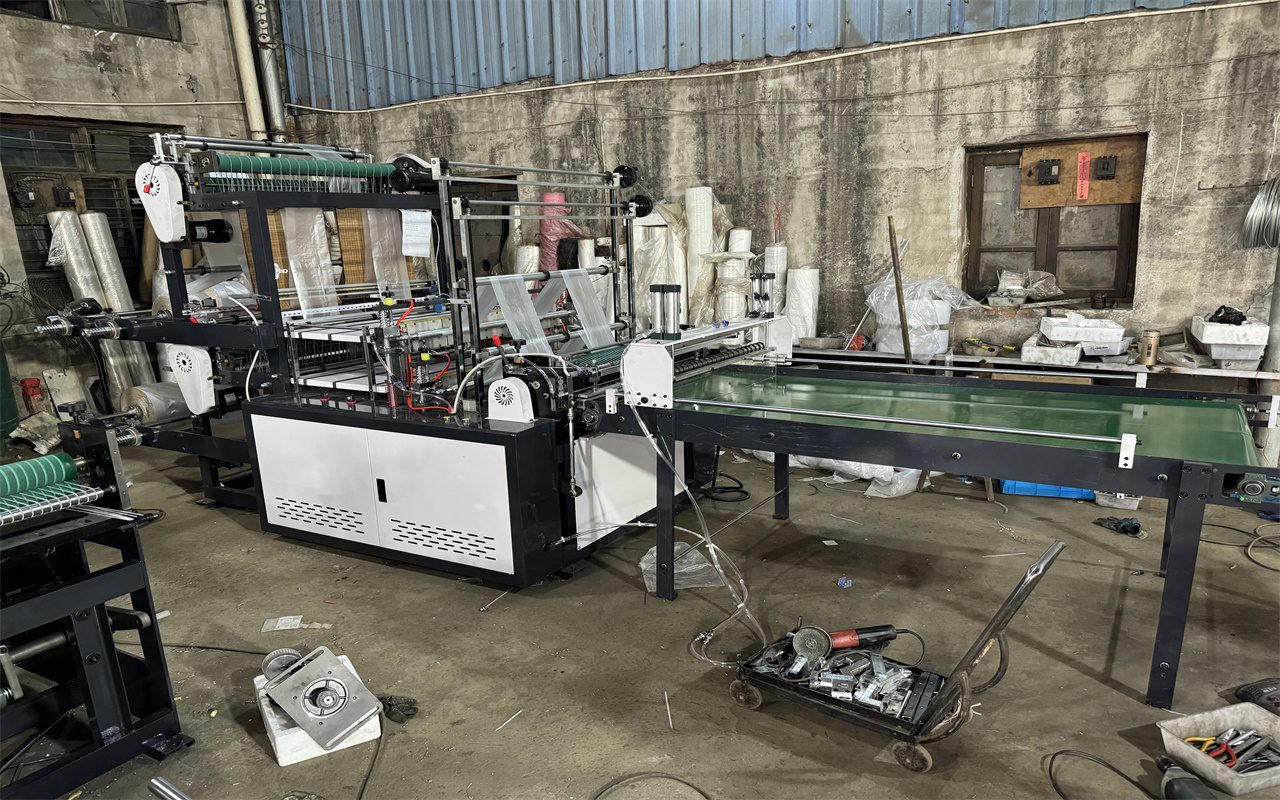Double-Layer 4-Line Heat-Seal Cold-Cut Machine W/ Conveyor